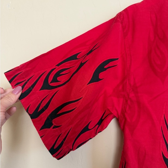 Y2K No Boundaries Flame Barbed Wire Printed Button Down Short Sleeve Shirt Small - Picture 3 of 7